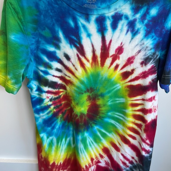Custom rainbow tie dyed T-Shirt size L - Picture 2 of 9